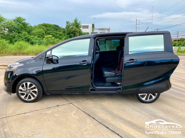 Toyota Sienta 1.5 V