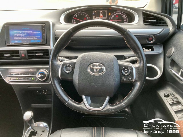 Toyota Sienta 1.5 V