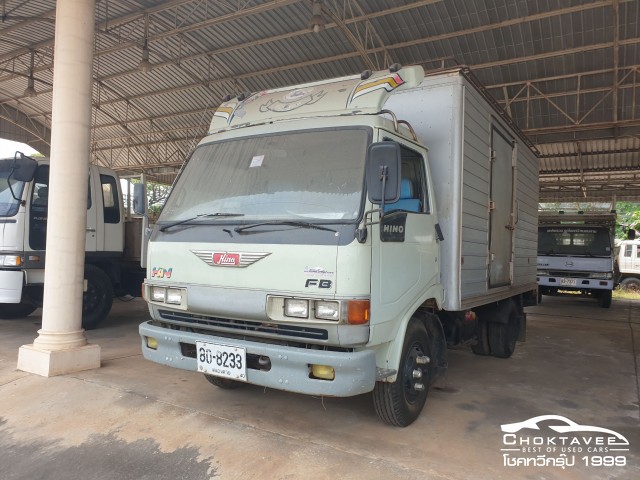 HINO FB 6ล้อ 120แรงม้า ตู้บรรทุก