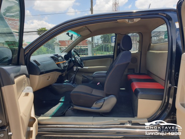 TOYOTA HILUX VIGO SMART CAB 2.5 E TRD SPORTIVO