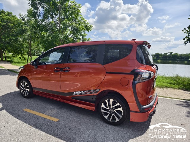 Toyota SIENTA 1.5 V