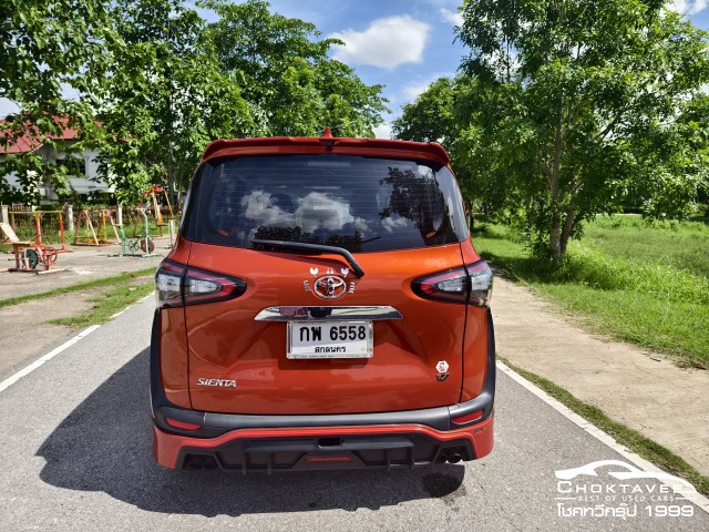 Toyota SIENTA 1.5 V