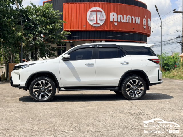Toyota Fortuner 2.4 Leaders G (MY22)