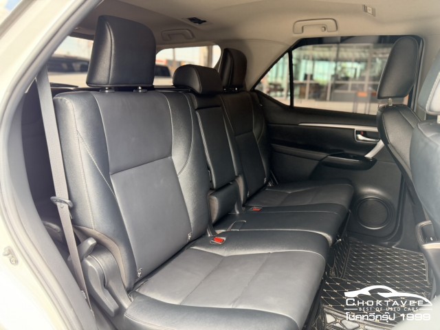Toyota Fortuner 2.4 Leaders G (MY22)